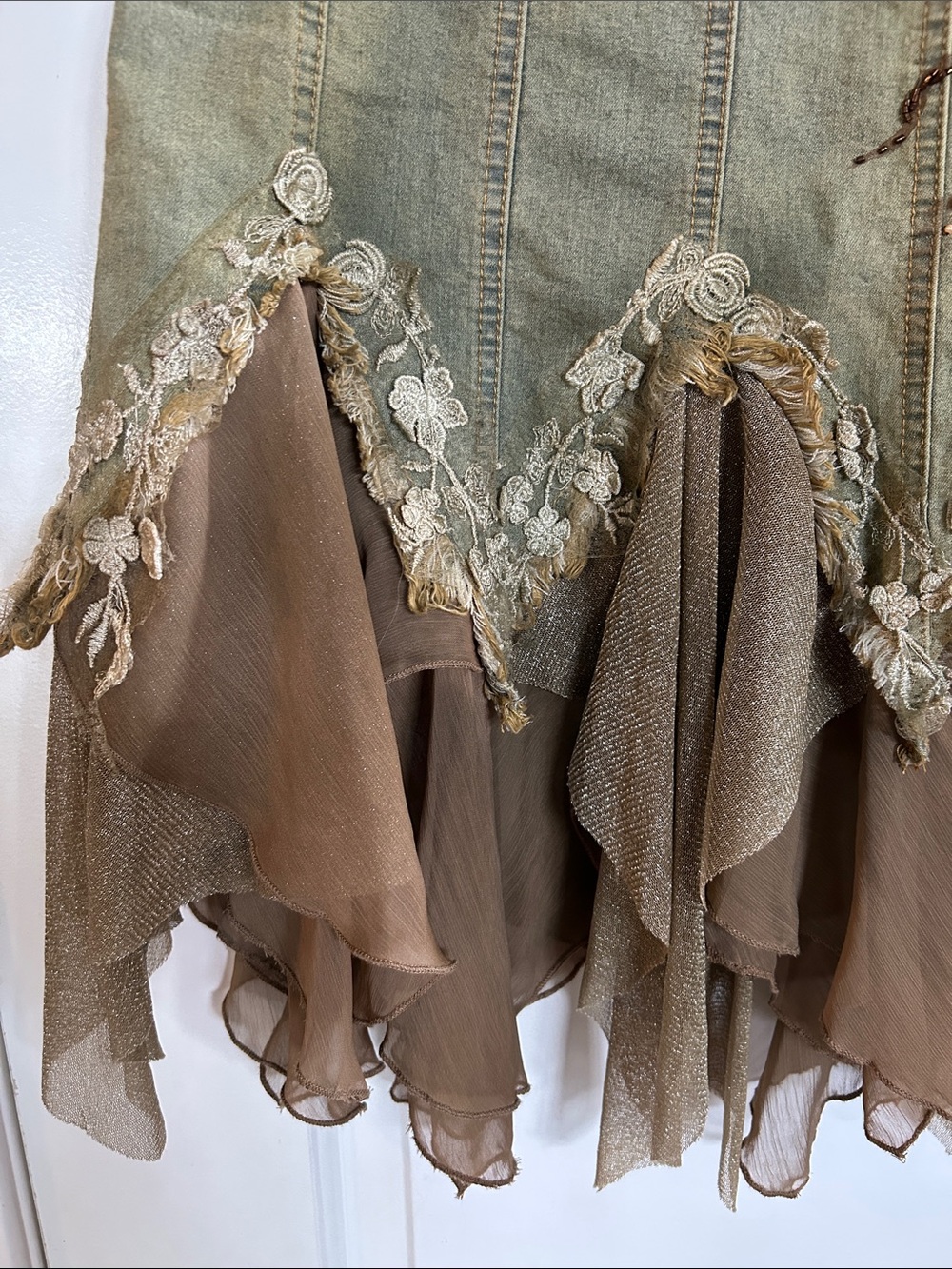 Women's Olive Green High-Low Layered Ruffle Skirt with Lace Trim - Picture 5 of 10